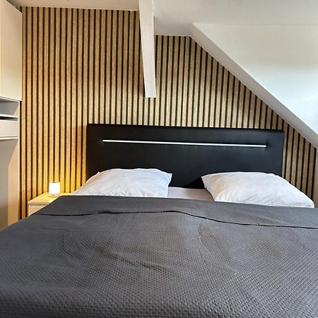 Schoenes City-Apartment Mit 2 Schlafzimmer, Parkplatz, Ruhig Und Hell, D46-Dg Oldenburg Luaran gambar