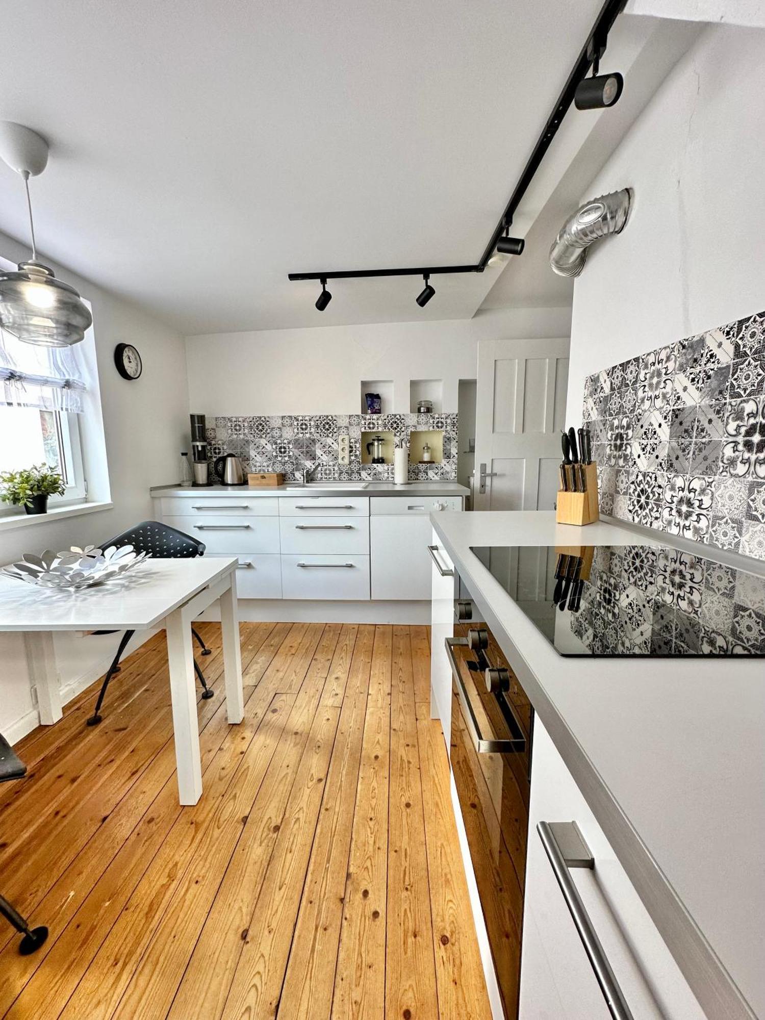 Schoenes City-Apartment Mit 2 Schlafzimmer, Parkplatz, Ruhig Und Hell, D46-Dg Oldenburg Luaran gambar