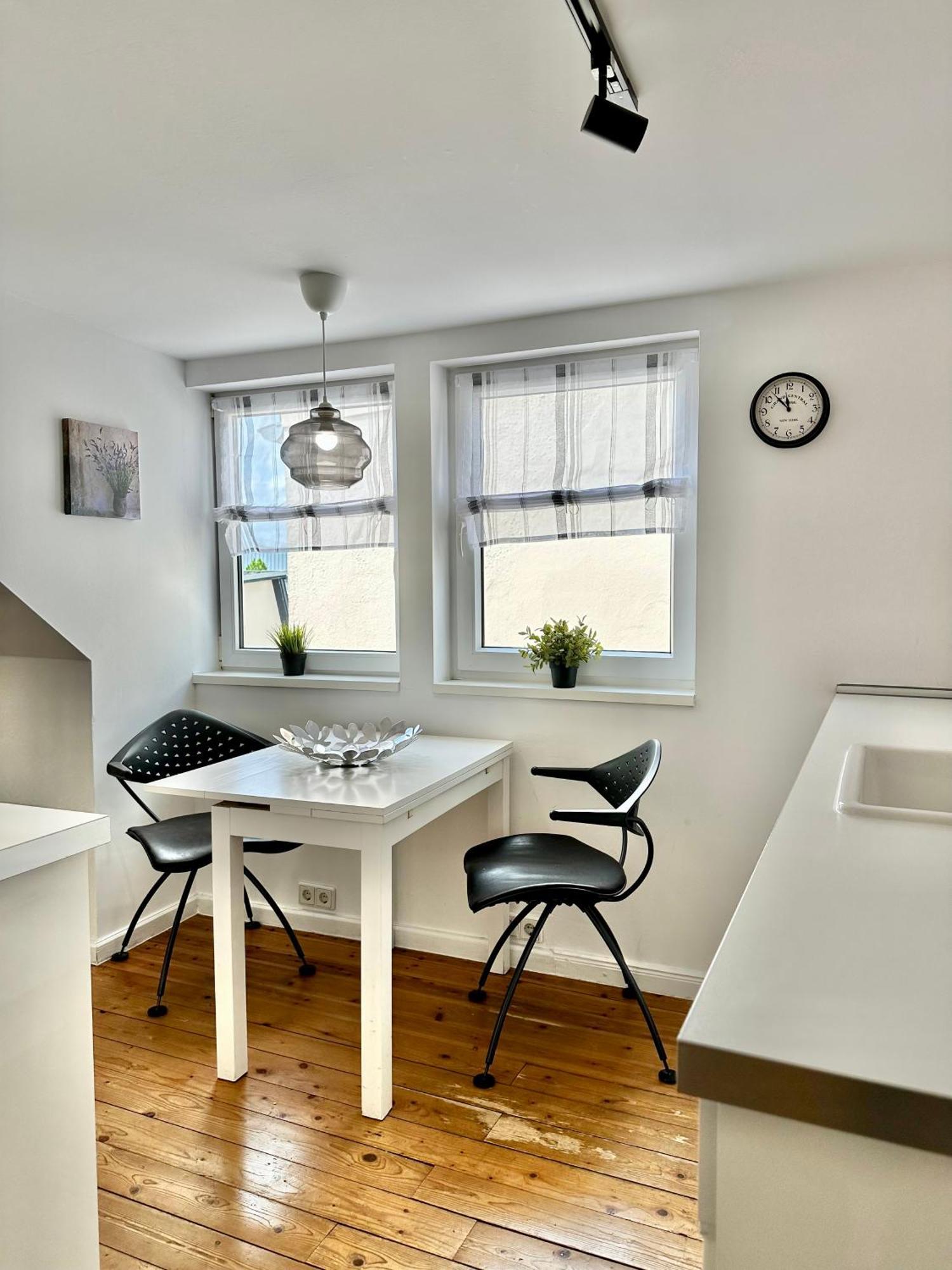 Schoenes City-Apartment Mit 2 Schlafzimmer, Parkplatz, Ruhig Und Hell, D46-Dg Oldenburg Luaran gambar