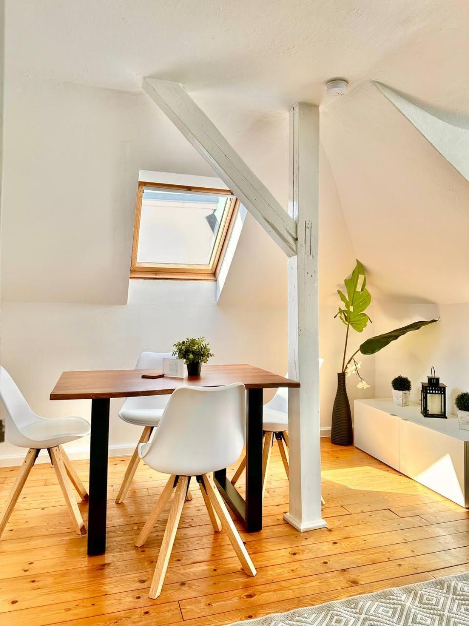 Schoenes City-Apartment Mit 2 Schlafzimmer, Parkplatz, Ruhig Und Hell, D46-Dg Oldenburg Luaran gambar