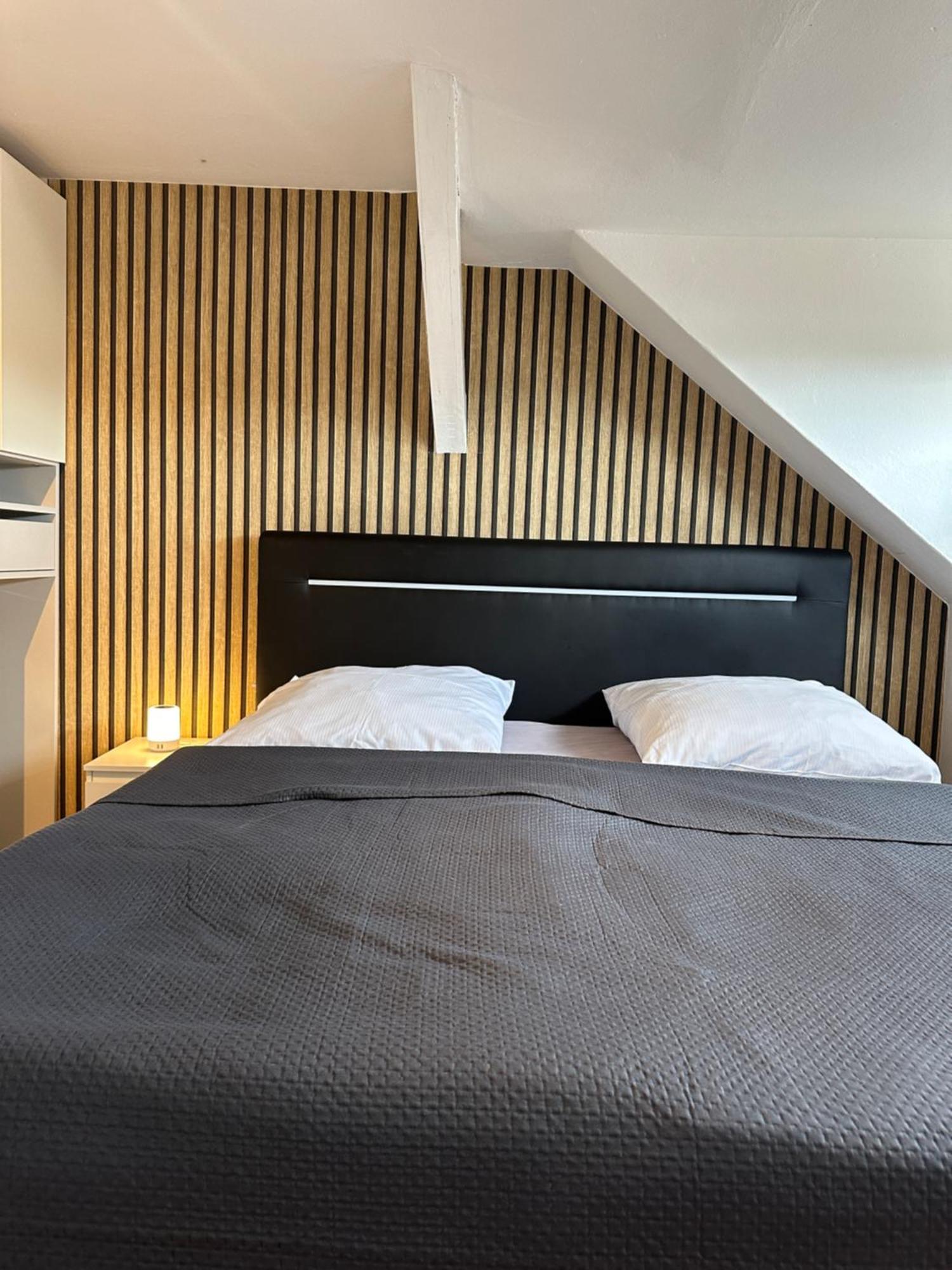 Schoenes City-Apartment Mit 2 Schlafzimmer, Parkplatz, Ruhig Und Hell, D46-Dg Oldenburg Luaran gambar