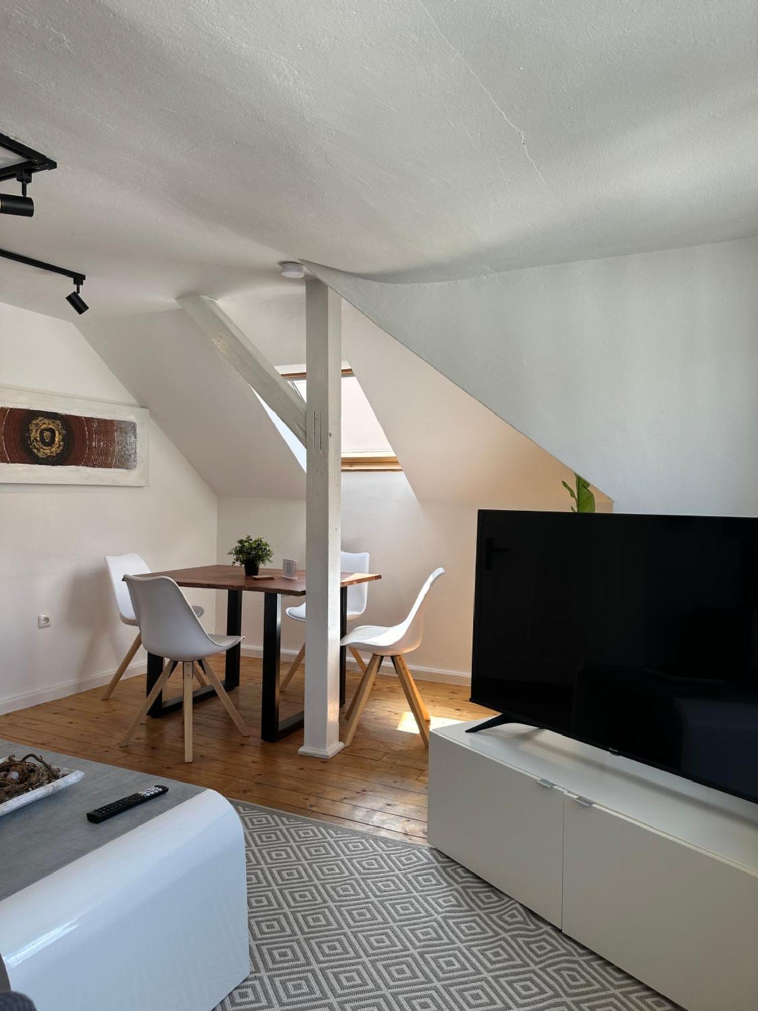 Schoenes City-Apartment Mit 2 Schlafzimmer, Parkplatz, Ruhig Und Hell, D46-Dg Oldenburg Luaran gambar